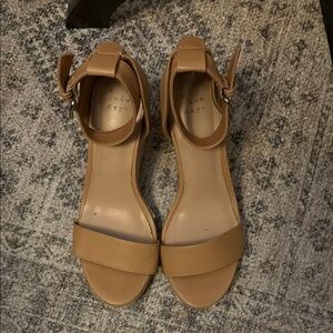 a new day Tan‎ Heels Minimalist Design